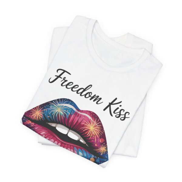 Freedom Kiss Short Sleeve Tee - Unisex, Vibrant Graphic Shirt, Perfect for Festivals, Parties, Summer Events, Gift for Friends - Image 3
